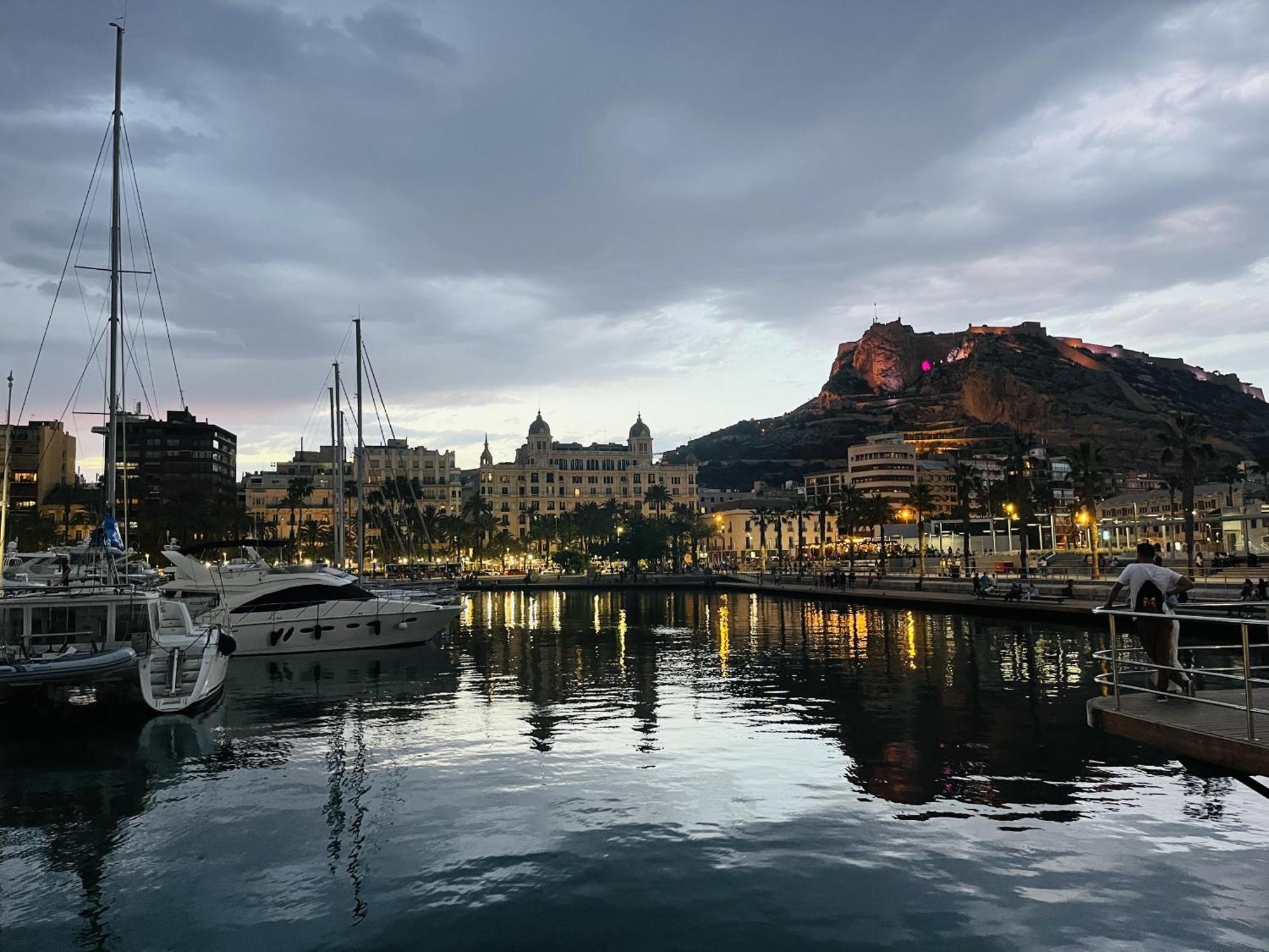 Rambla Home By Gloove Alicante Buitenkant foto